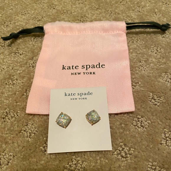 NWT Kate Spade stud earrings - Picture 1 of 3